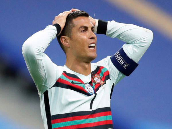 Tin thể thao tối 14/10: Ronaldo dương tính với Covid-19